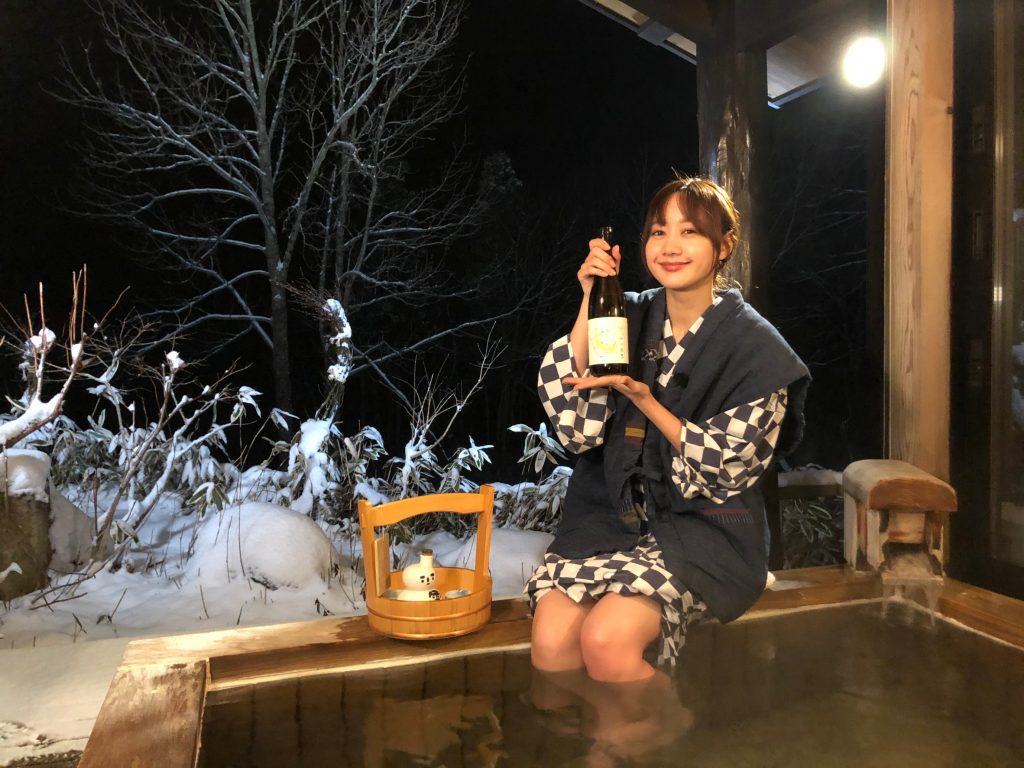 高田秋雪見酒